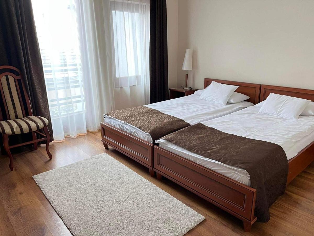 Brill Hotel Békéscsaba Extérieur photo