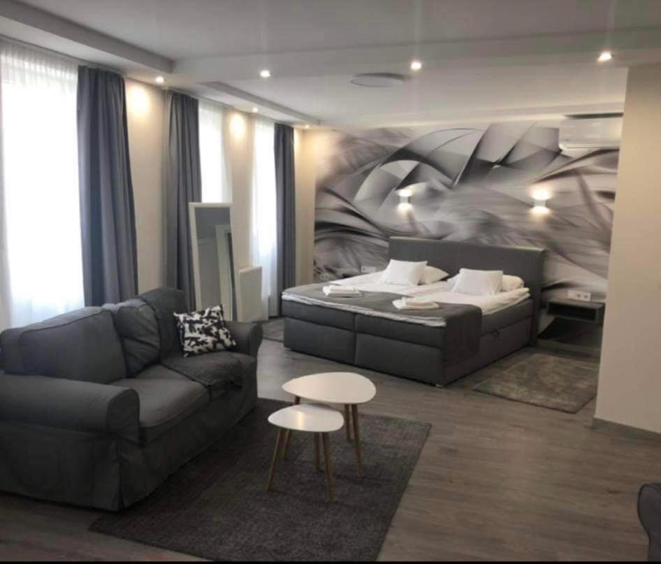 Brill Hotel Békéscsaba Extérieur photo