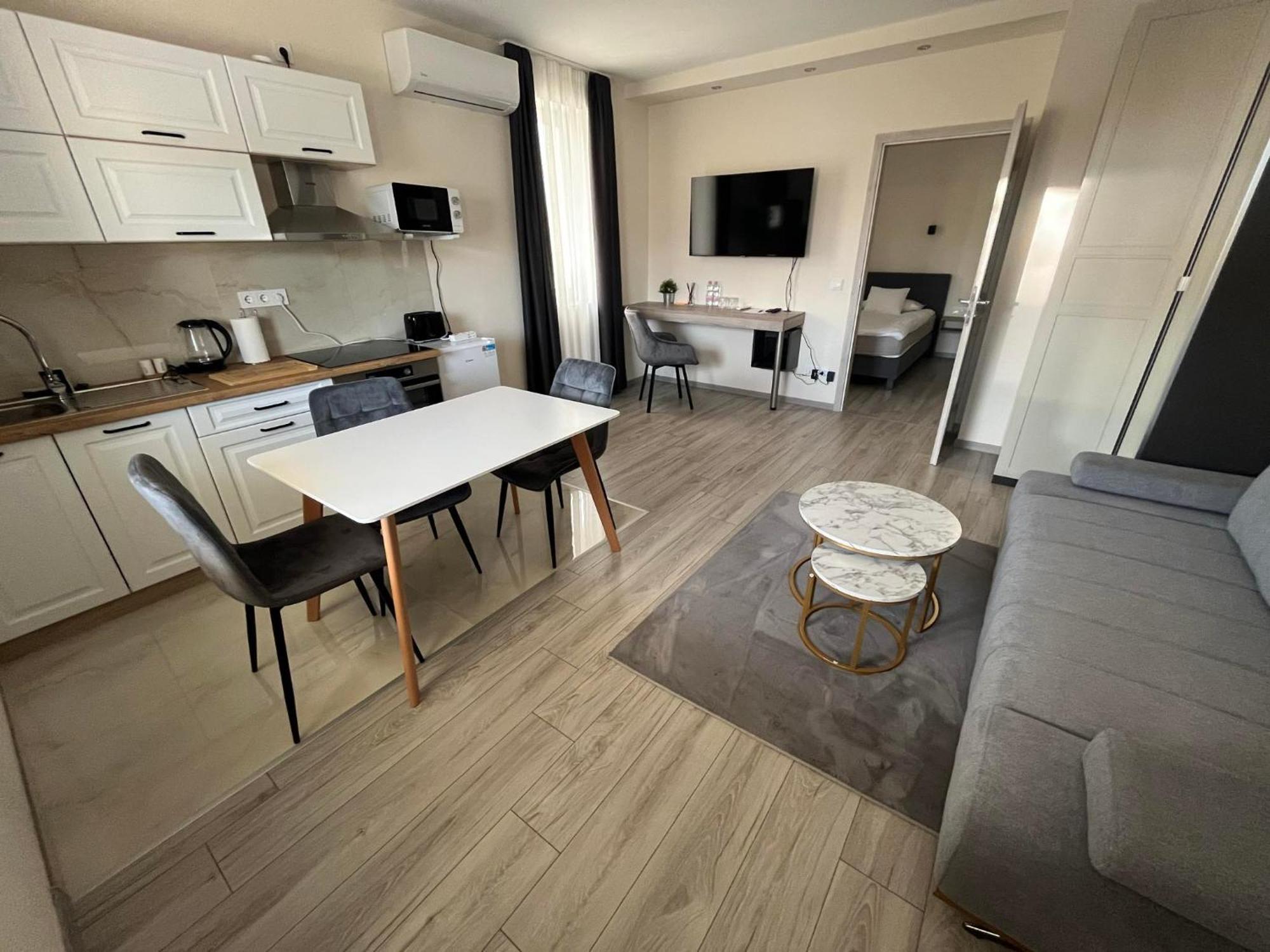 Brill Hotel Békéscsaba Extérieur photo