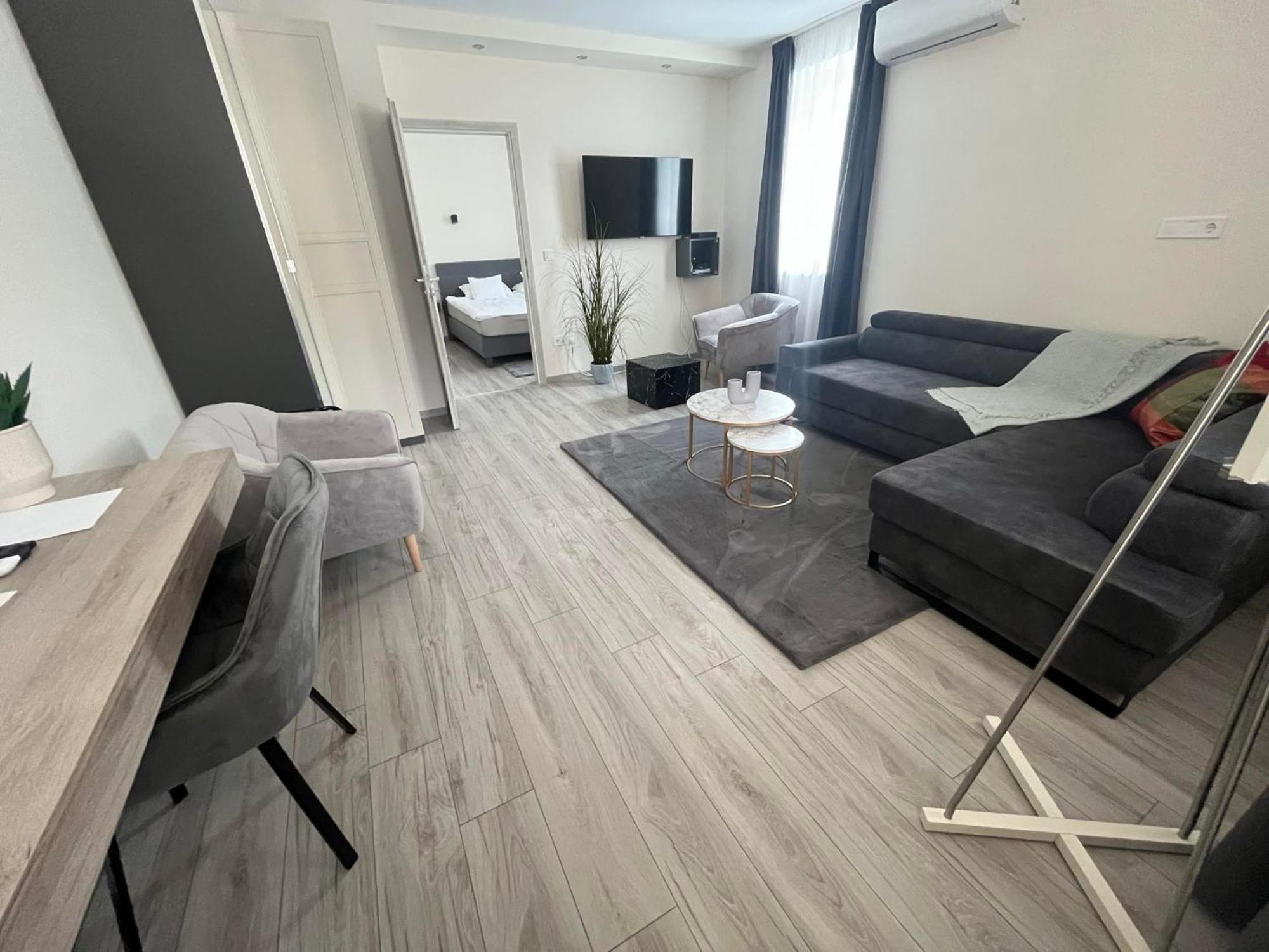 Brill Hotel Békéscsaba Extérieur photo