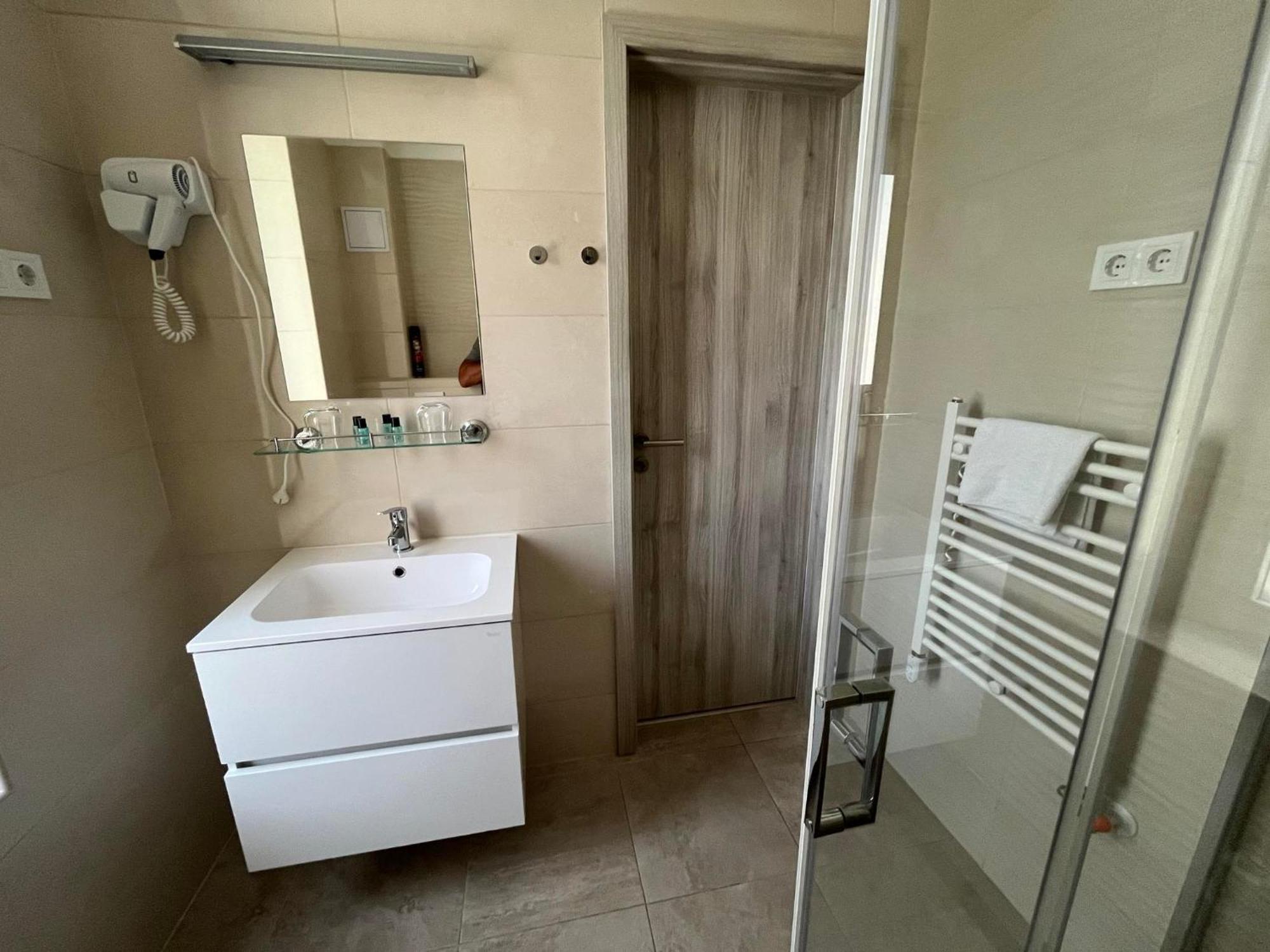 Brill Hotel Békéscsaba Chambre photo